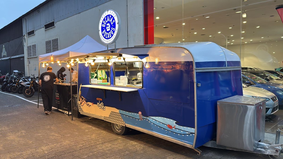 Bocatas y Bocados: Restauración, Food Trucks, Eventos, Bodas