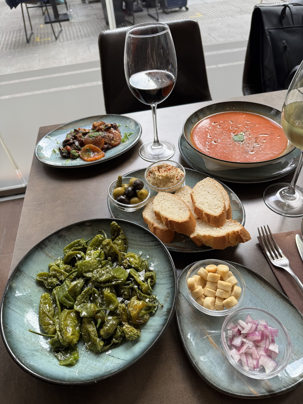 Vi Vermell Tapas