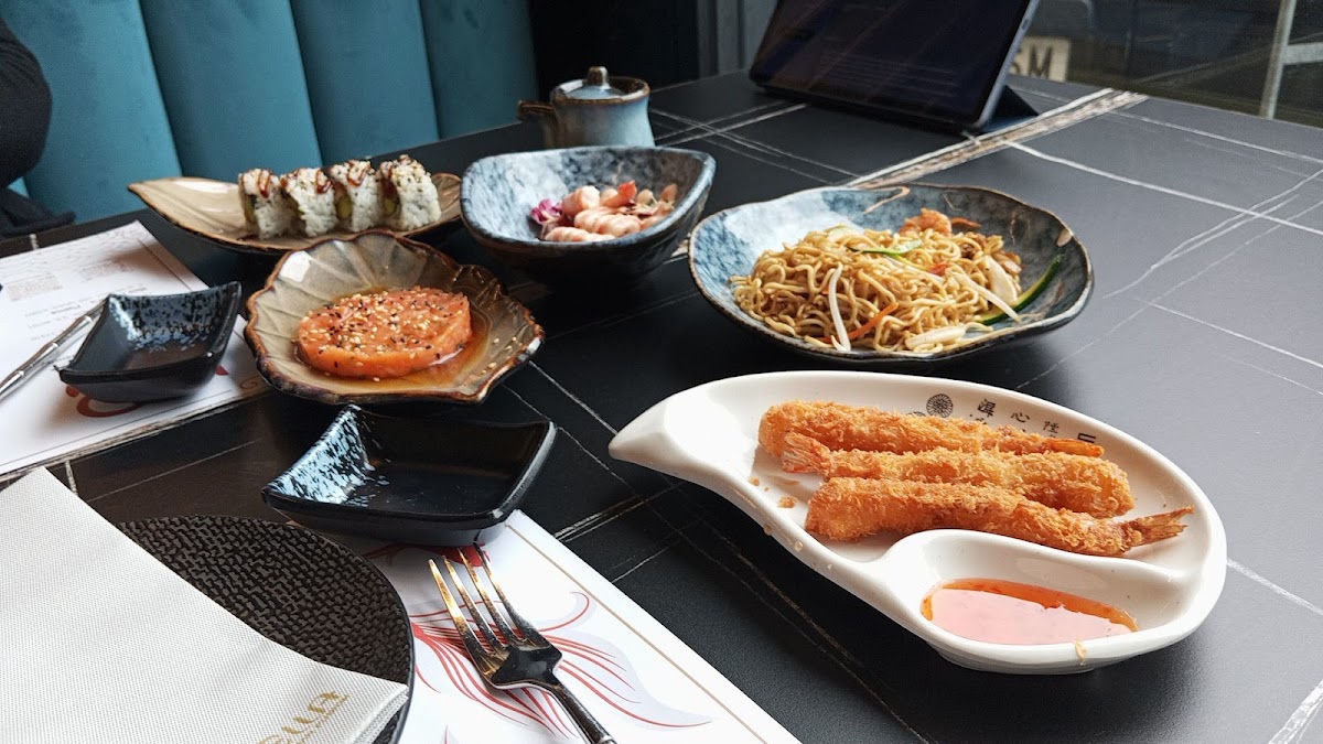 La Bella Restaurant - Asian Fusion