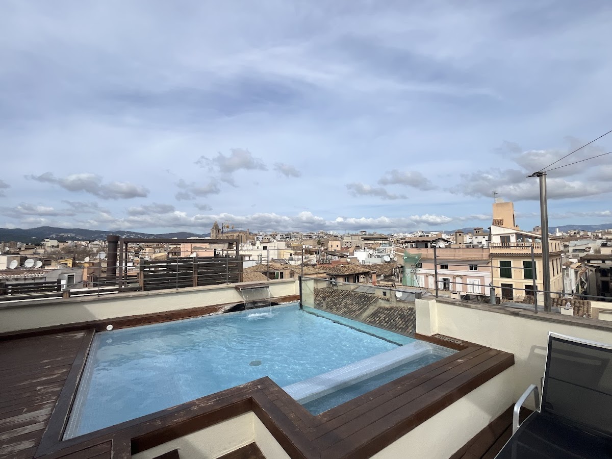 Petit Palace Hotel Tres