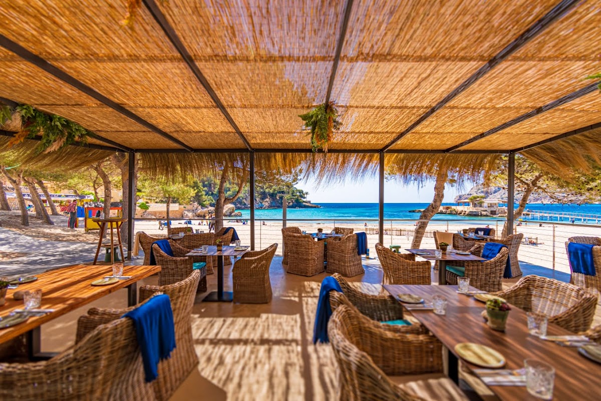 Maria 5 Beach