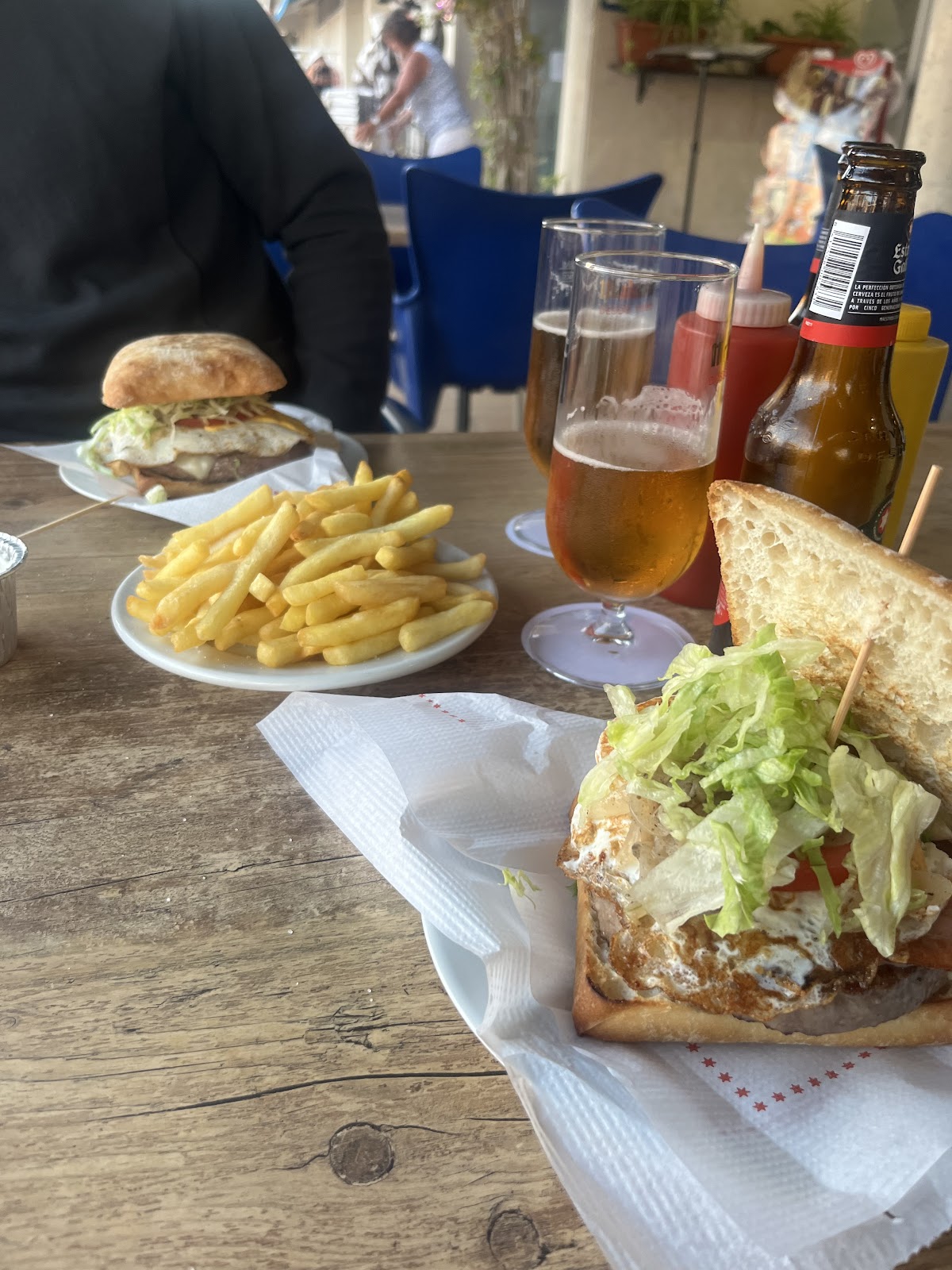 Hamburguesería D-2 desde 1982