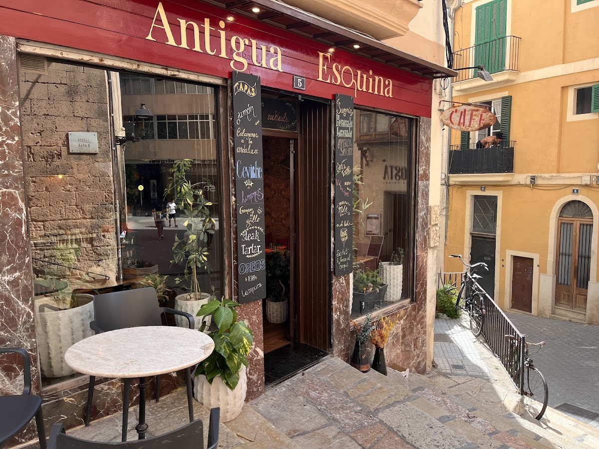 Antigua Esquina Palma