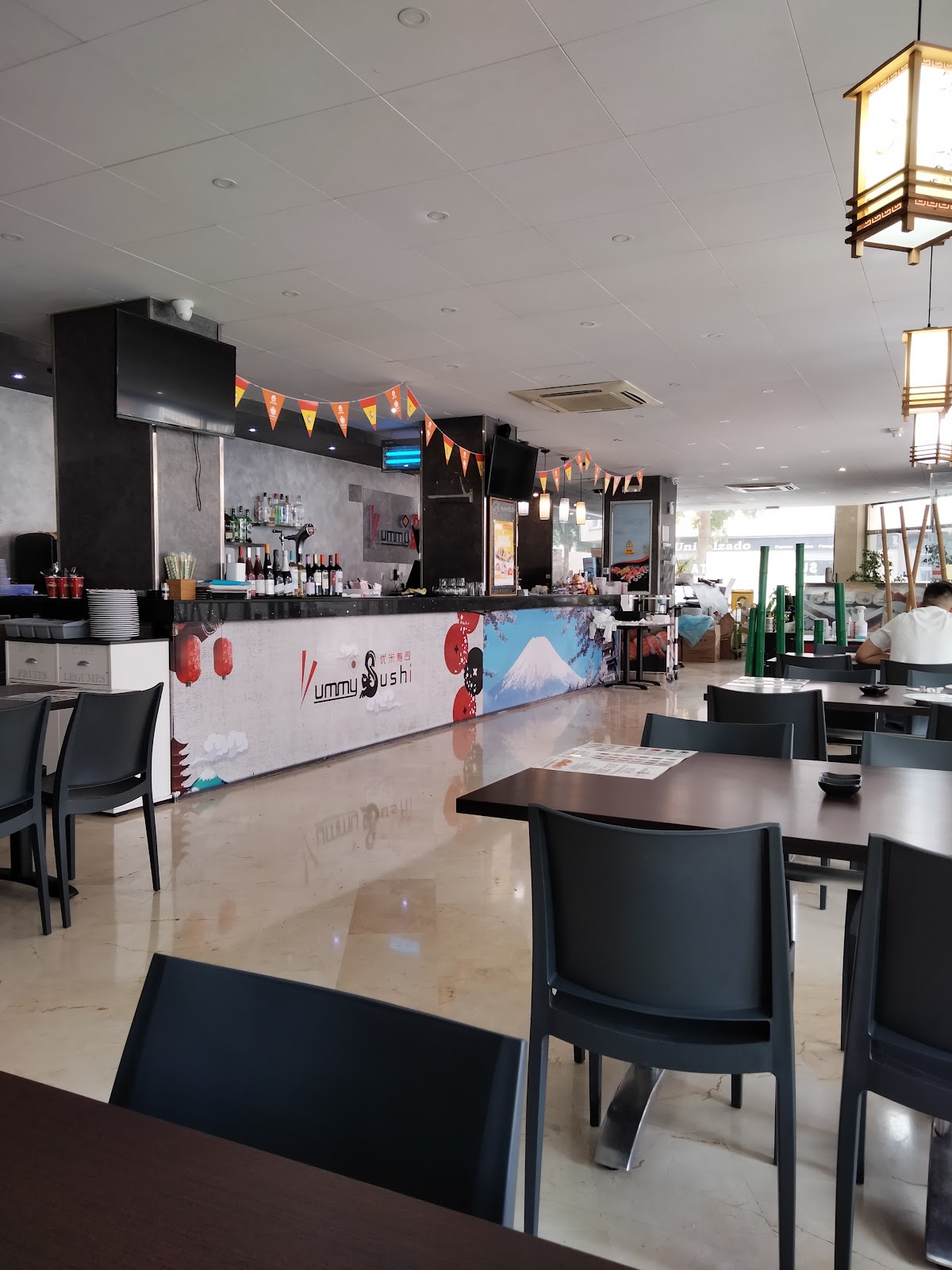 Restaurante Yummy Sushi