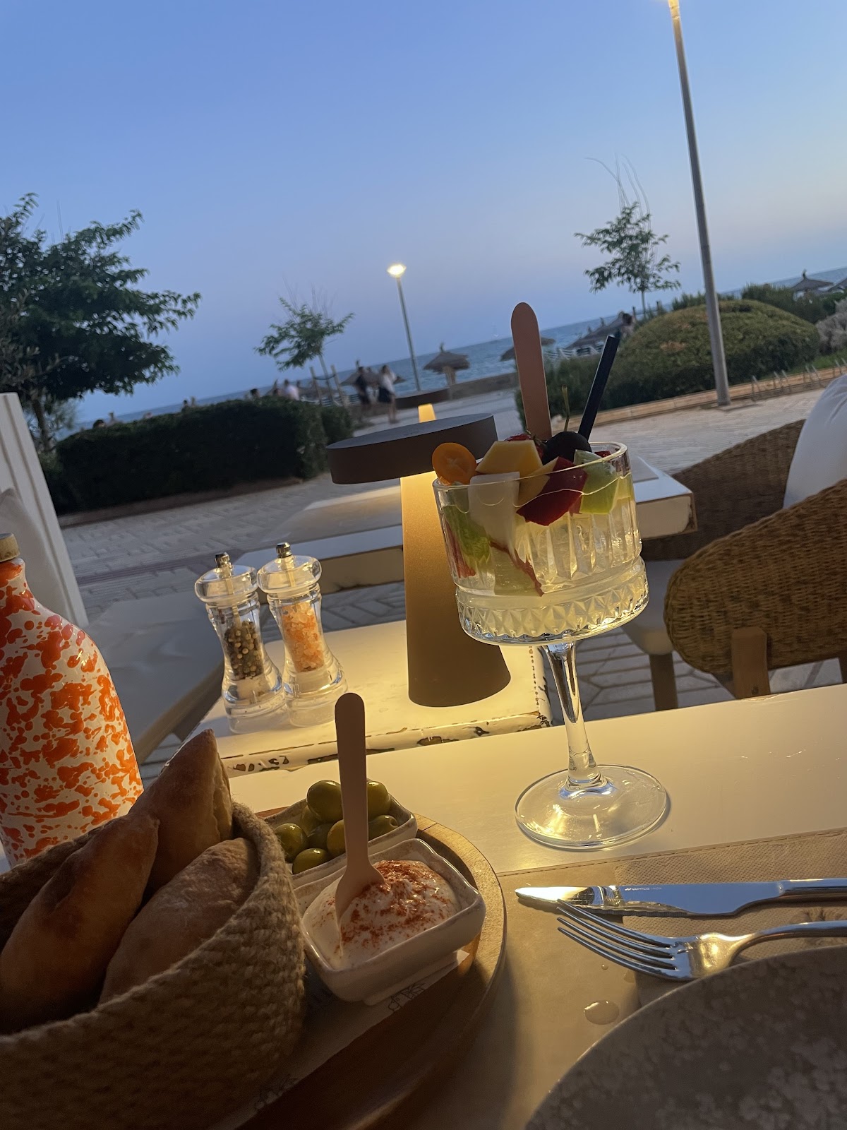 Momo Restaurant & Cocktail
