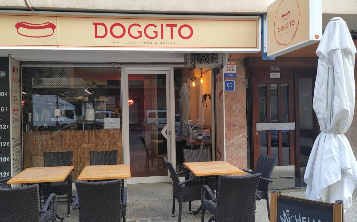 DOGGITO - Hot Dogs, Food & Drinks