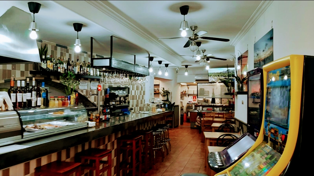 Bar y Restaurante La Puerta