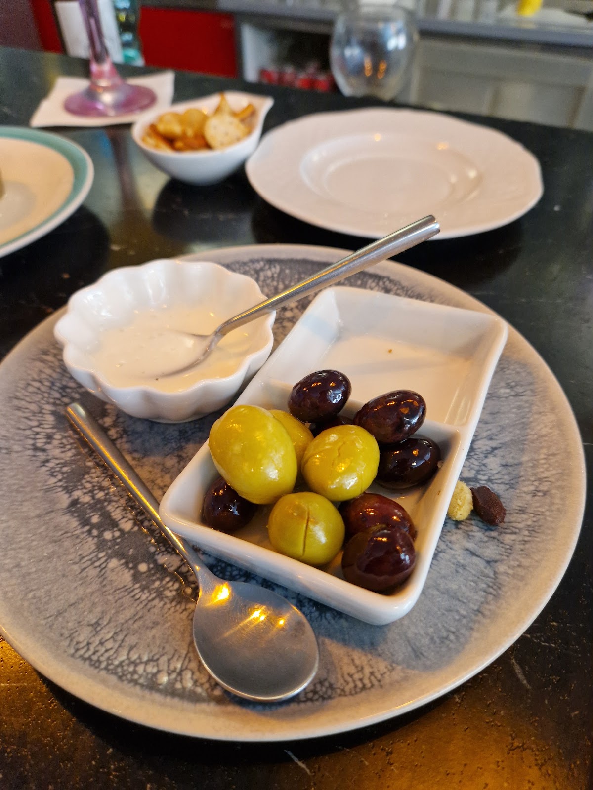 Holly's Restaurant | Cocktailbar | Concept Store