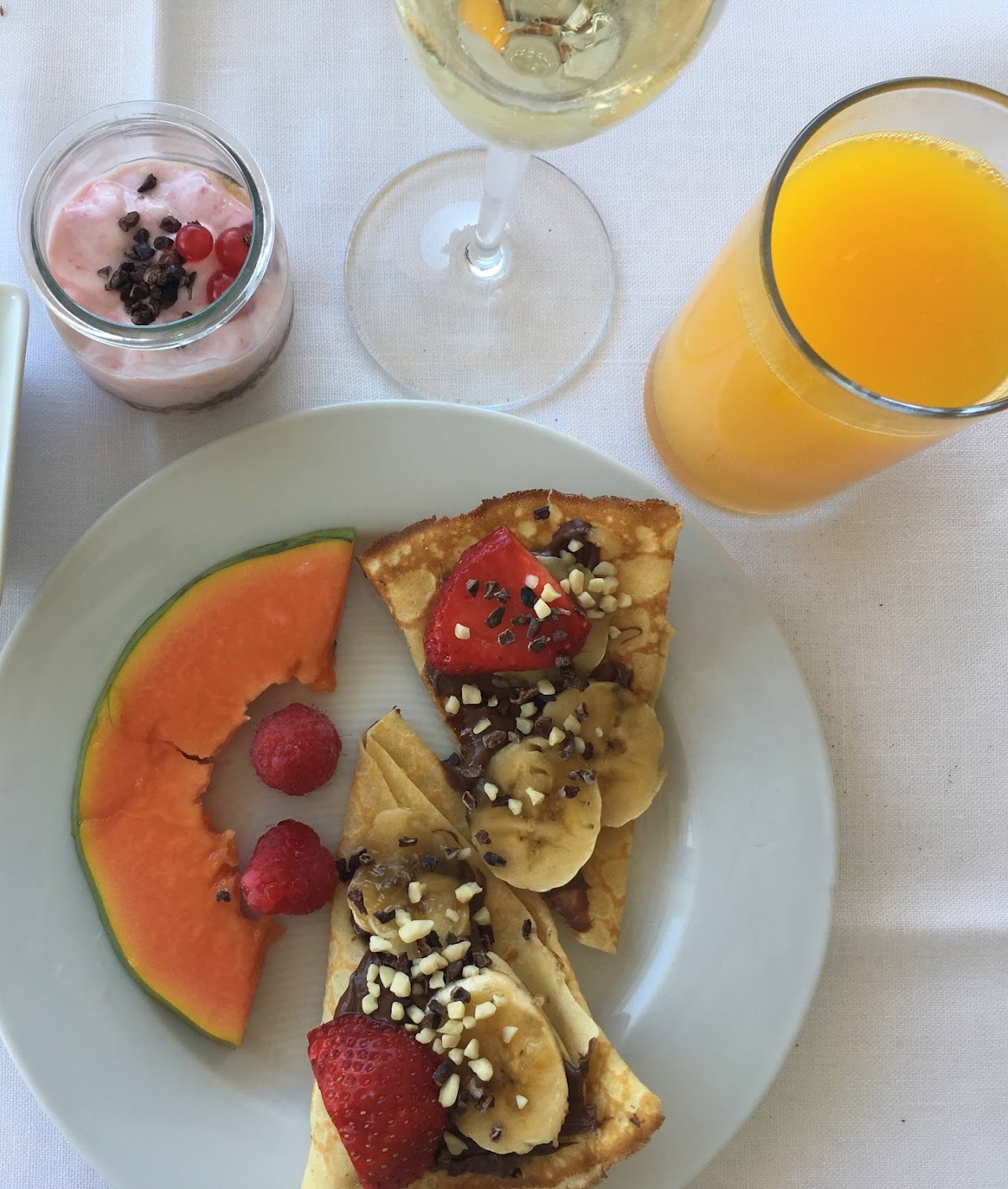 Breakfast and dinner buffet