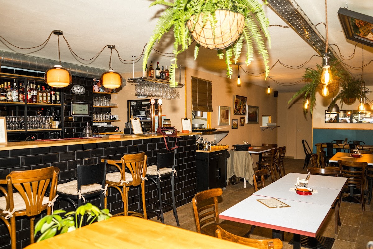 Barrio Cantina & café