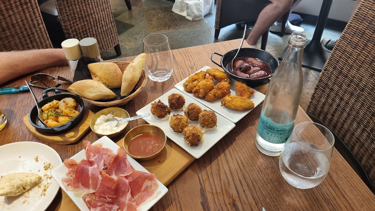Camille Tapas & BBQ
