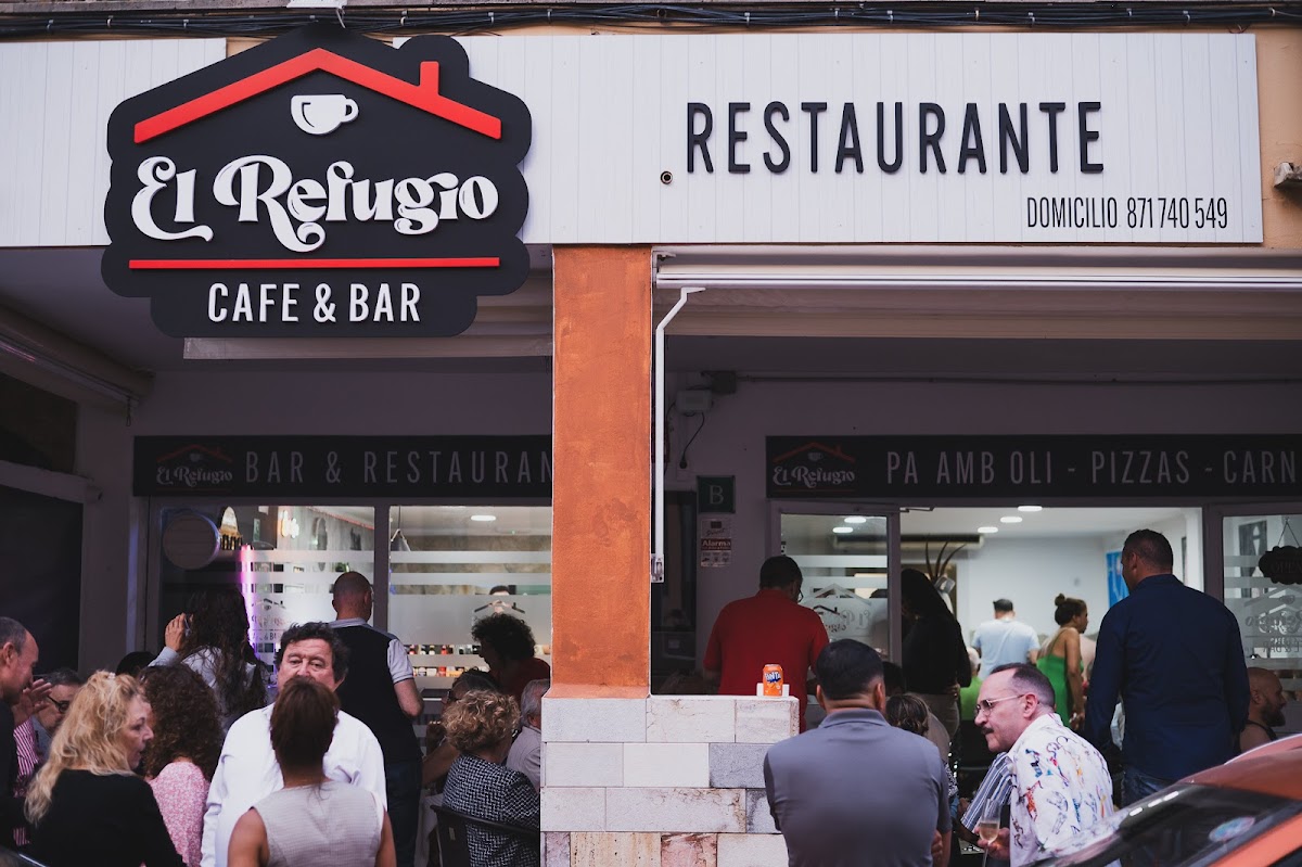 El Refugio Cafe & Bar