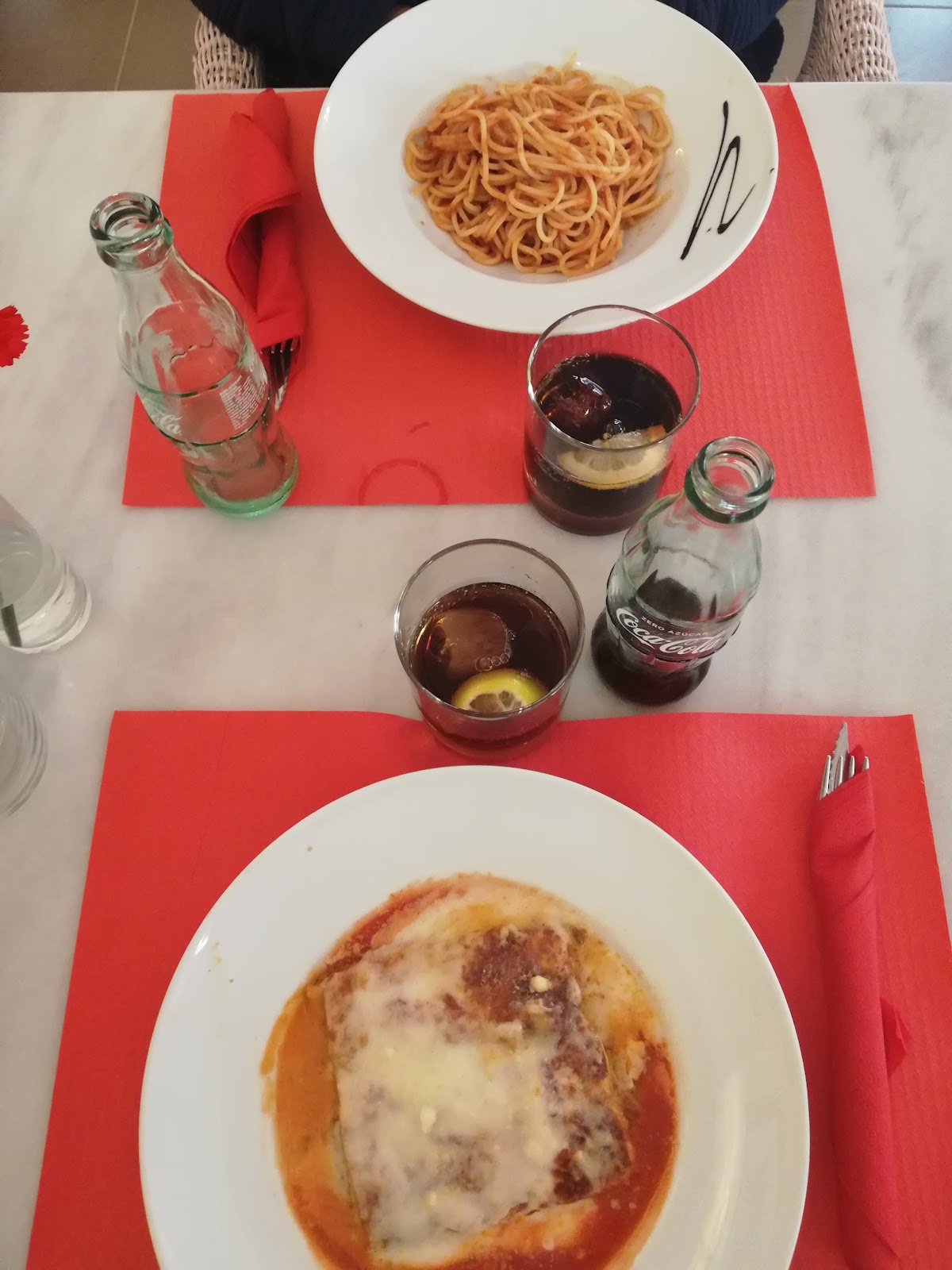 Mari lin Cafe Lounge