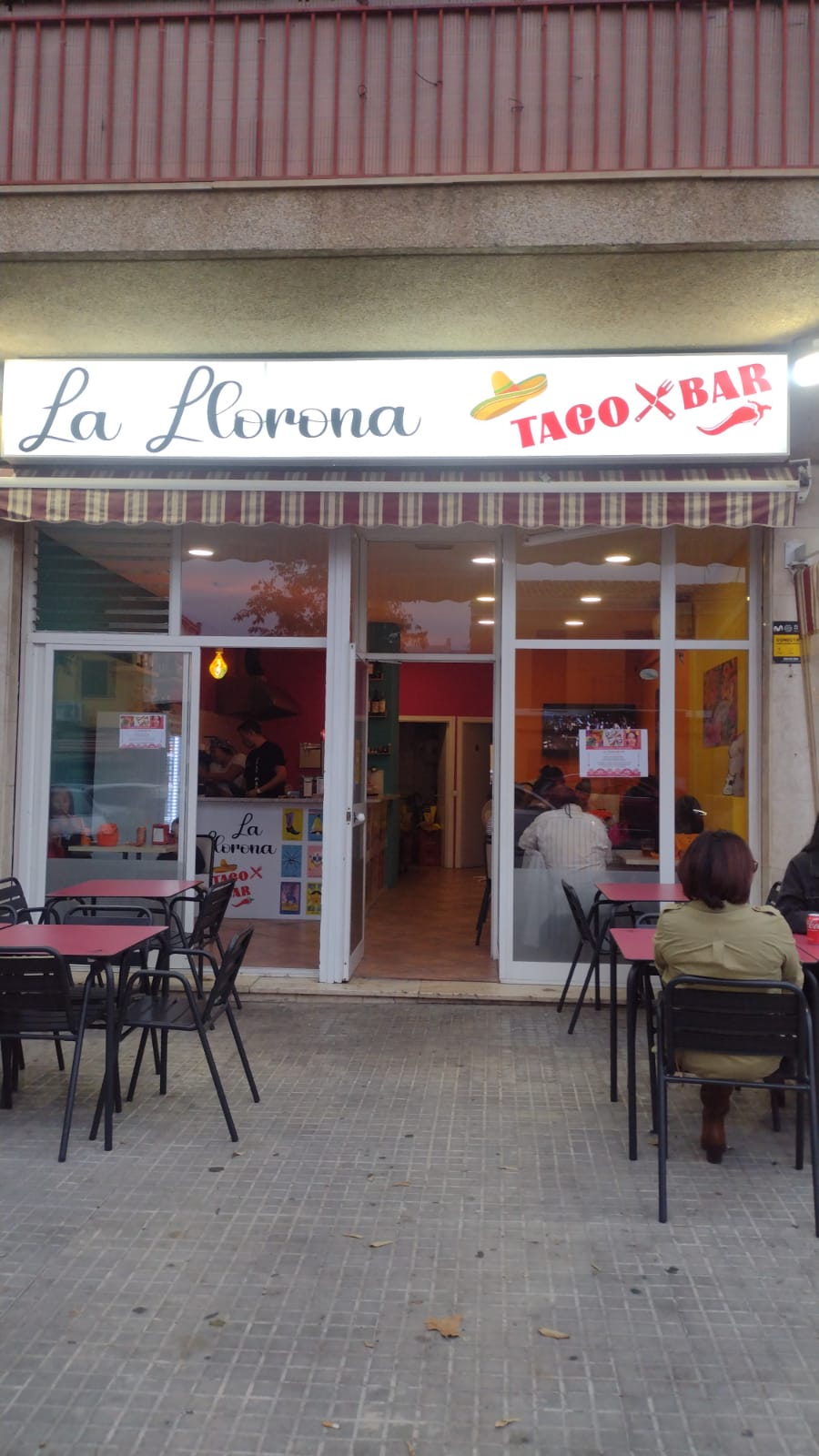 La llorona taco bar
