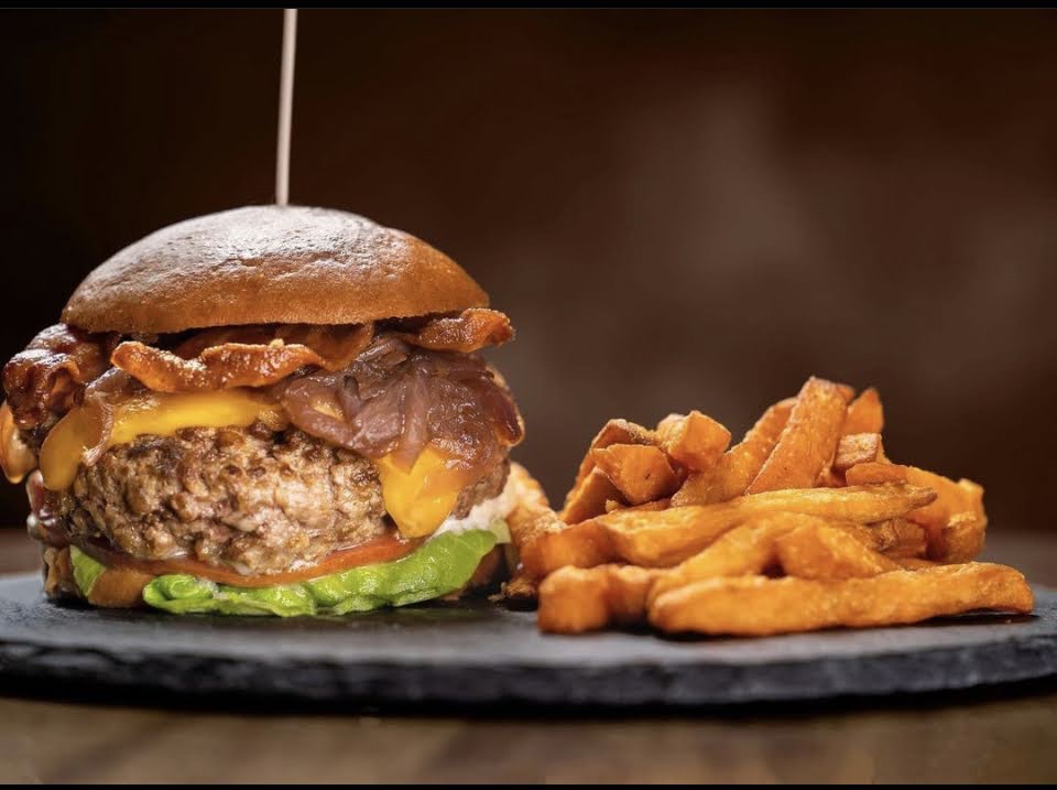 Hogan's Live Music, Sports Bar & Restaurant