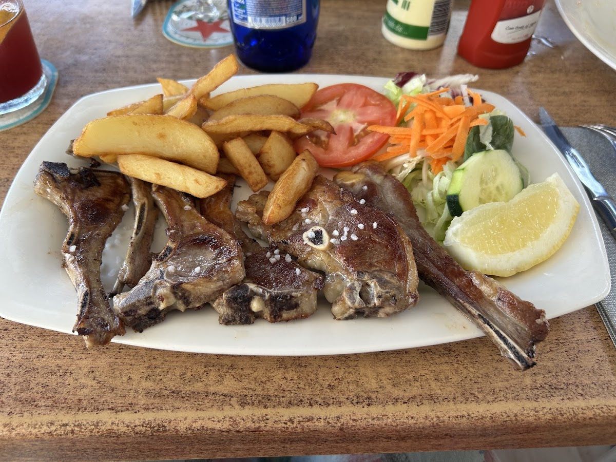 BAR & RESTAURANT MARINAS